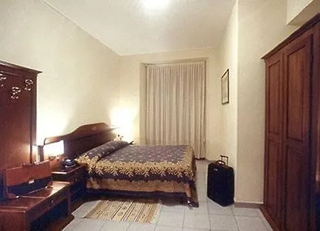 Pavone 3*