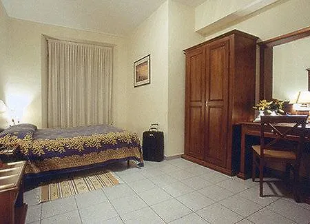 Pavone מלון 3*